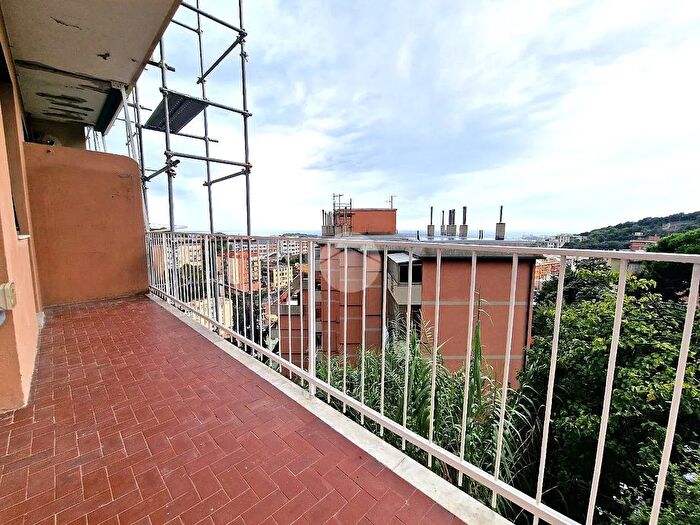Appartamento trilocale in vendita in Via Giovanni XXIII, Genova
