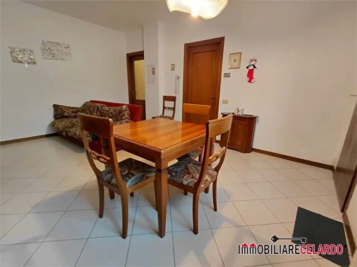 Appartamento trilocale in vendita in Colle Di Val D'Elsa