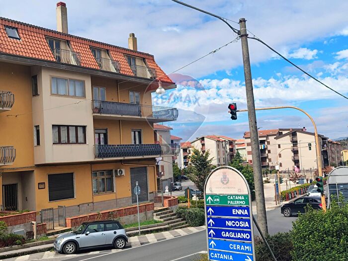 Appartamento trilocale in vendita in Via Nazionale, Troina