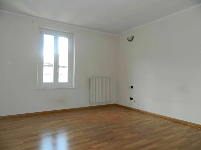 Appartamento trilocale in vendita in Vicolo Dolzino Sondrio Sondrio, Sondrio