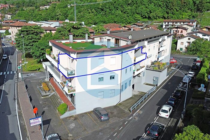 Appartamento trilocale in vendita in Piazza Martiri di Via Fani, Piancogno