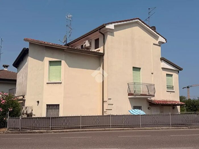 Appartamento trilocale in vendita in Via Mantova, Peschiera Del Garda