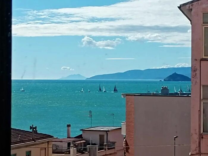 Appartamento trilocale in vendita in Piombino