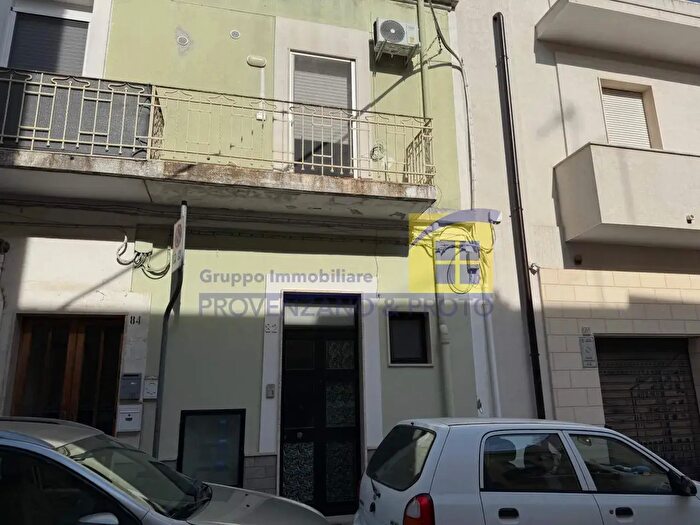 Casa bilocale in vendita in Via Apilia, Brindisi