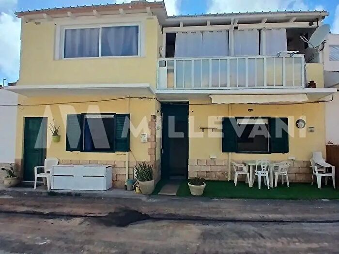 Appartamento con 5 locali in vendita in Via Monte Etna, Santa Croce Camerina