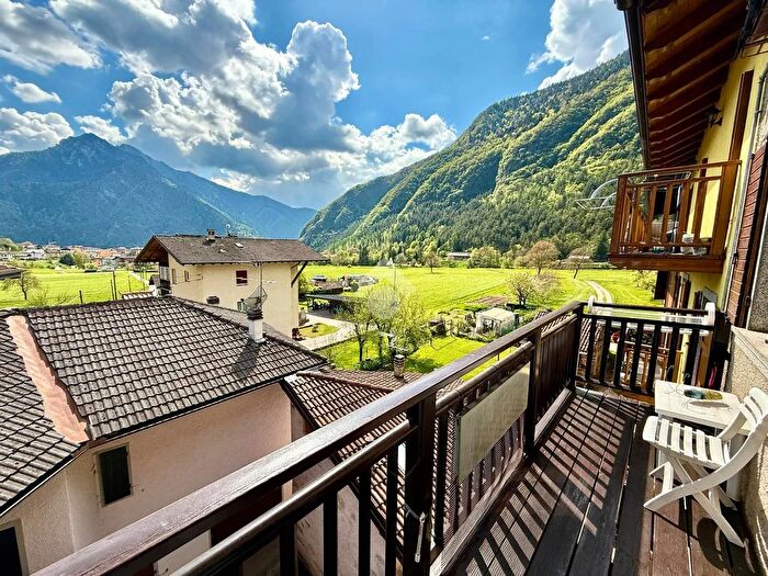 Appartamento trilocale in vendita in Via XXVII Agosto, Ledro