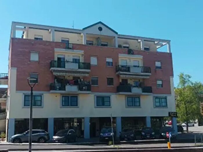 Appartamento con 5 locali in vendita in Via Assisi, Bettona