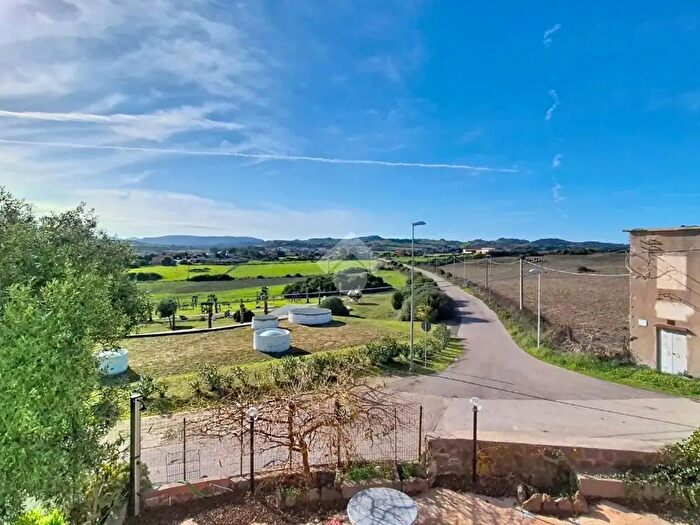 Casa trilocale in vendita in Via Dettori, Tergu