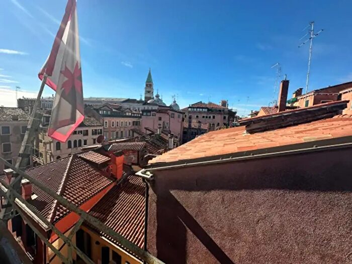 Appartamento quadrilocale in vendita in Largo Marinai dItalia, Venezia