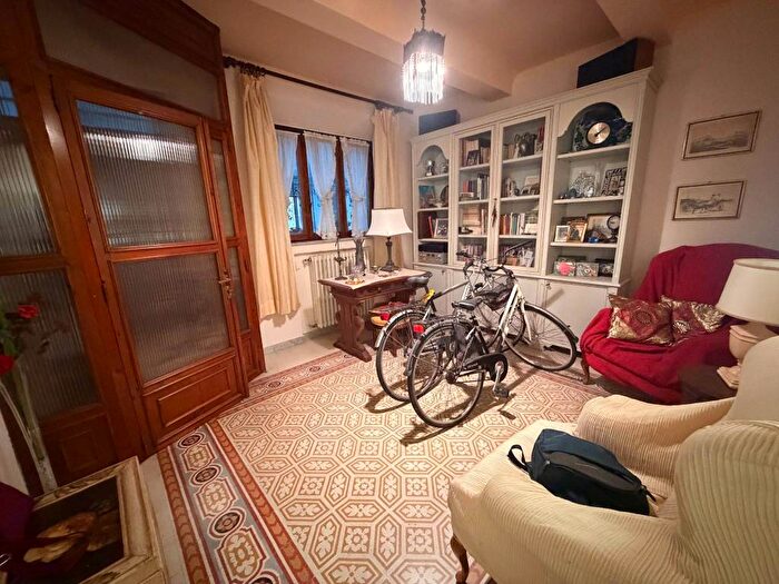 Casa con 6 locali in affitto in Via Settembre, Centro, Viareggio