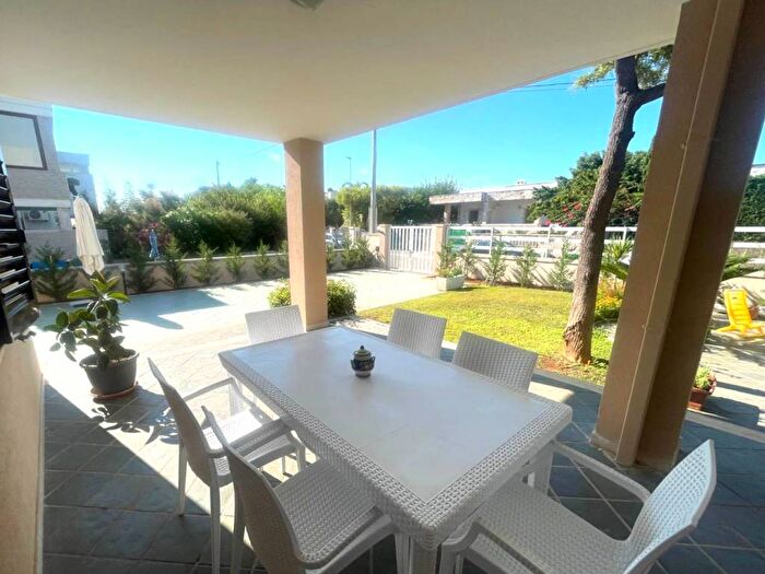 Casa con 6 locali in affitto in Via Euripide, Torre Santa Sabina, Carovigno