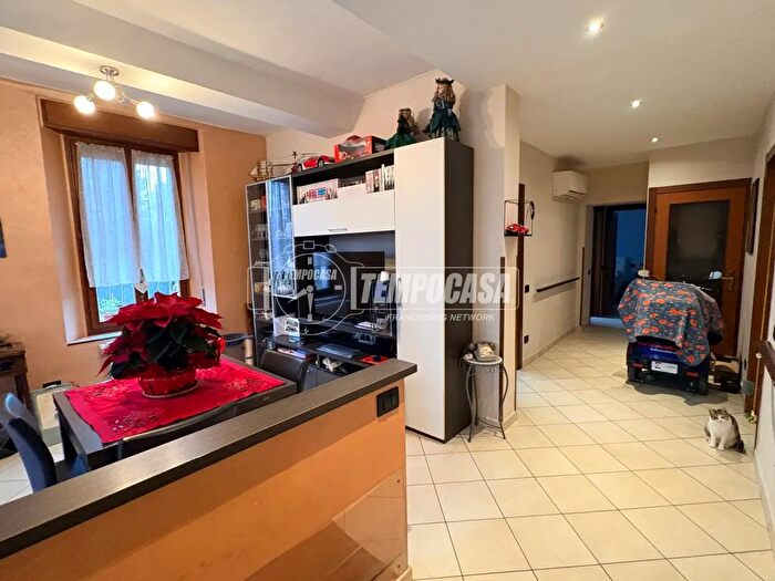 Appartamento trilocale in vendita in Via Risorgimento, Fino Mornasco