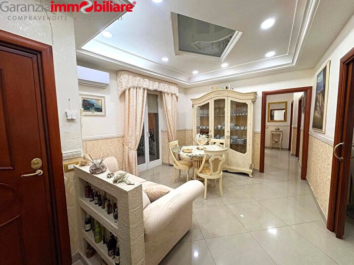 Appartamento quadrilocale in vendita in Via Gherardo Marone, Napoli