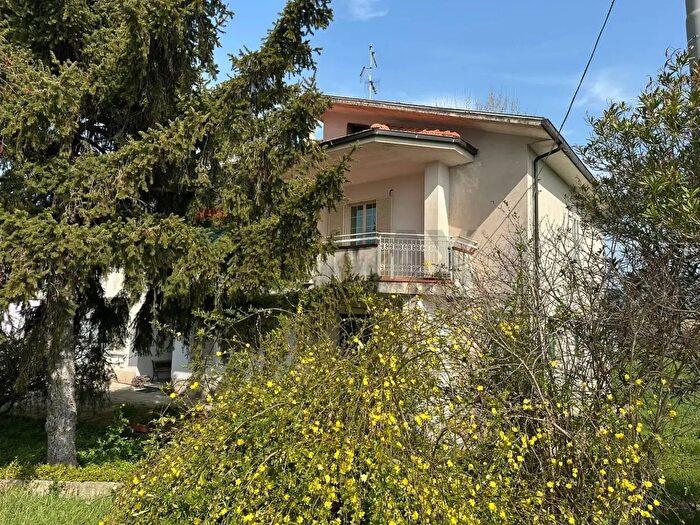 Casa con 6 locali in vendita in Corso Archi, Montaquila