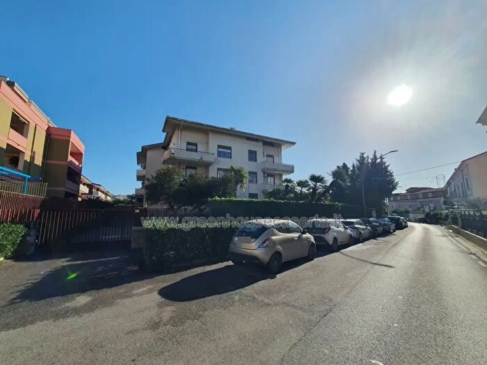 Appartamento trilocale in vendita in Via Generale Pasquale Tenga, Caserta