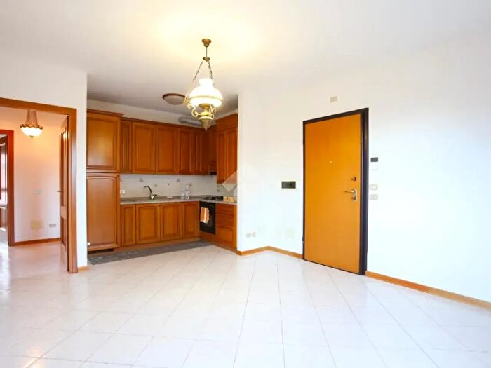 Appartamento trilocale in vendita in Via Aprile, Sala Bolognese