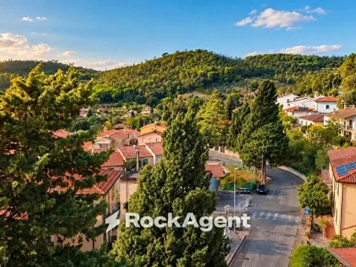 Casa con 6 locali in vendita in Via Pietro Nenni, Rosignano Marittimo