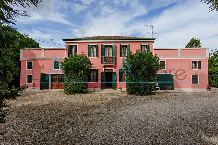 Casa con 8 locali in affitto in Vigonovo, Vigonovo