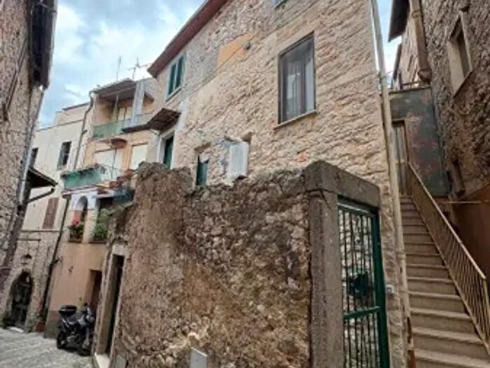 Casa con 5 locali in vendita in Via Gaetano Ferraioli, Priverno