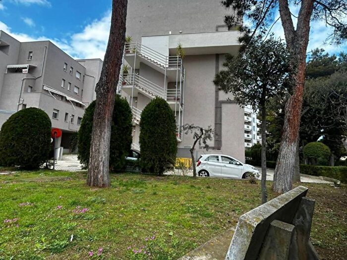 Appartamento con 6 locali in affitto in Ospedale, Pescara