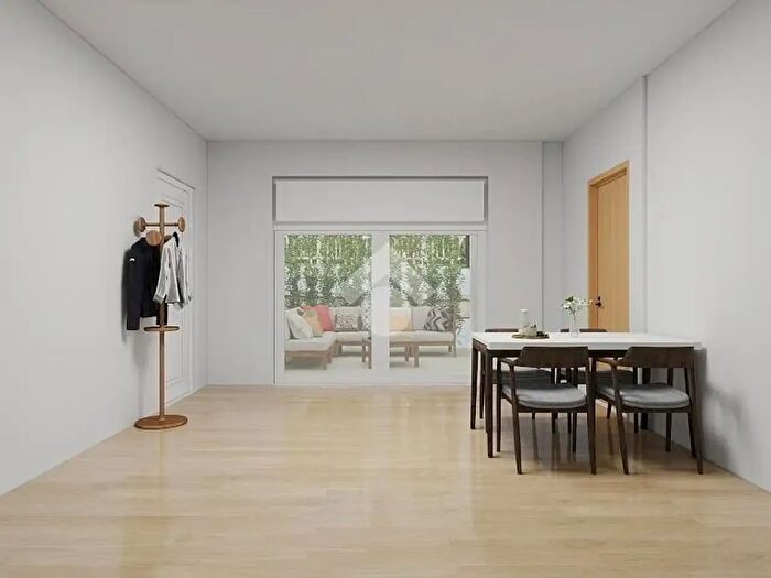 Appartamento trilocale in vendita in Via Andreoli, Milano