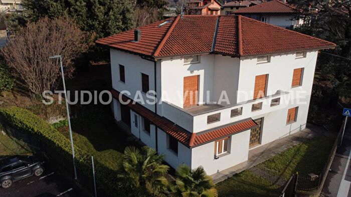 Casa con 14 locali in vendita in Via Ventolosa, Villa DAlme
