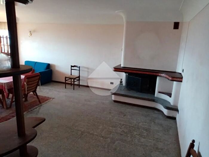 Casa con 11 locali in vendita in Formia, Minturno