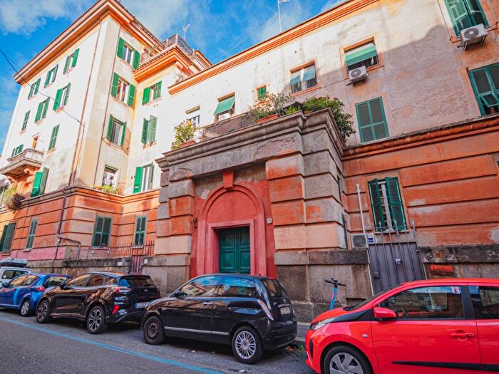 Appartamento trilocale in affitto in Via Gustavo Bianchi, Testaccio, Roma