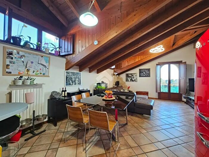 Appartamento trilocale in vendita in Via Arconati, Abbiategrasso