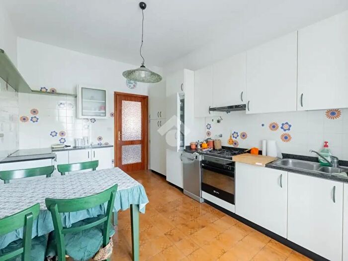 Appartamento trilocale in vendita in Via Alfonso Ogliaro, Torino