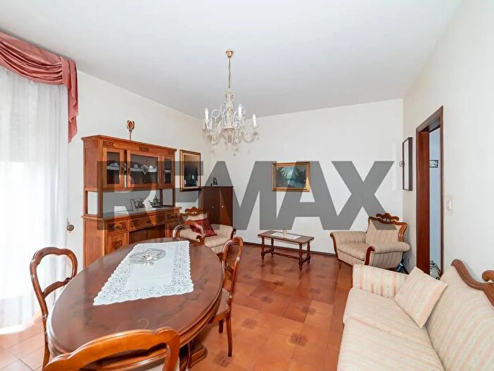 Appartamento con 6 locali in vendita in Via del Risorgimento, Motta Sant'Anastasia