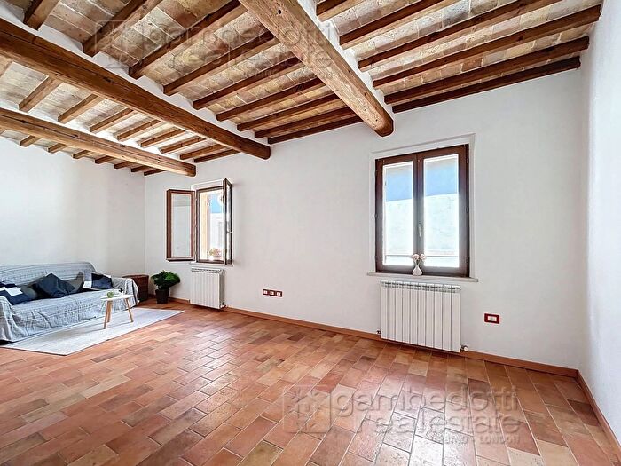 Appartamento bilocale in vendita in Via delle Mura, Mercatello Sul Metauro