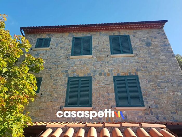 Casa con 5 locali in vendita in Via Iardini, SantAngelo A Fasanella