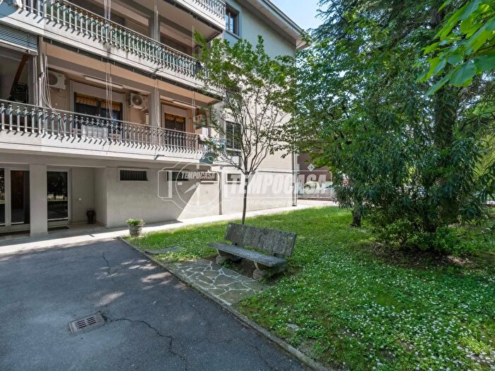 Appartamento trilocale in vendita in Via Emile Zola, Reggio Emilia
