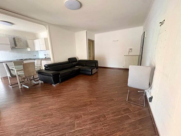 Appartamento trilocale in affitto in Via Principe di Napoli a Ponticelli, Ponticelli, Napoli
