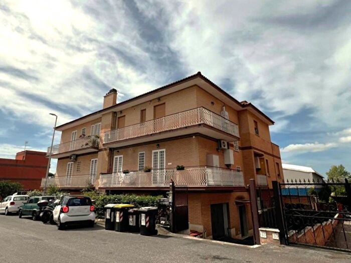 Appartamento bilocale in affitto in Via Brisbane, Porta di Roma, Roma