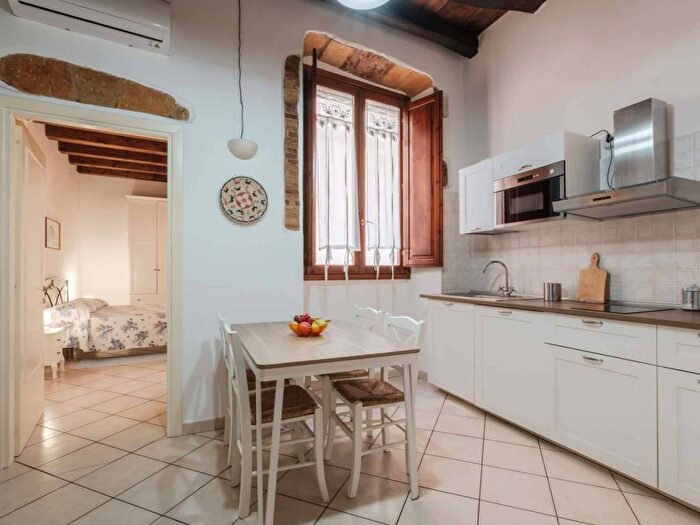 Appartamento bilocale in affitto in Via Napoli, Marina, Cagliari