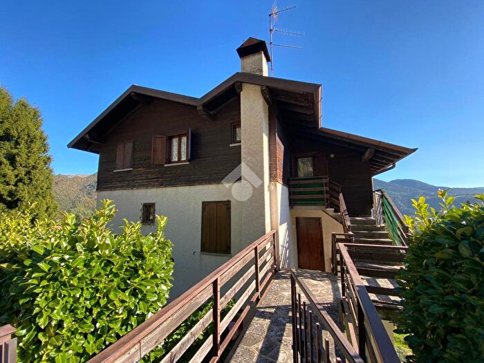 Appartamento quadrilocale in vendita in Via della Pineta, Onore