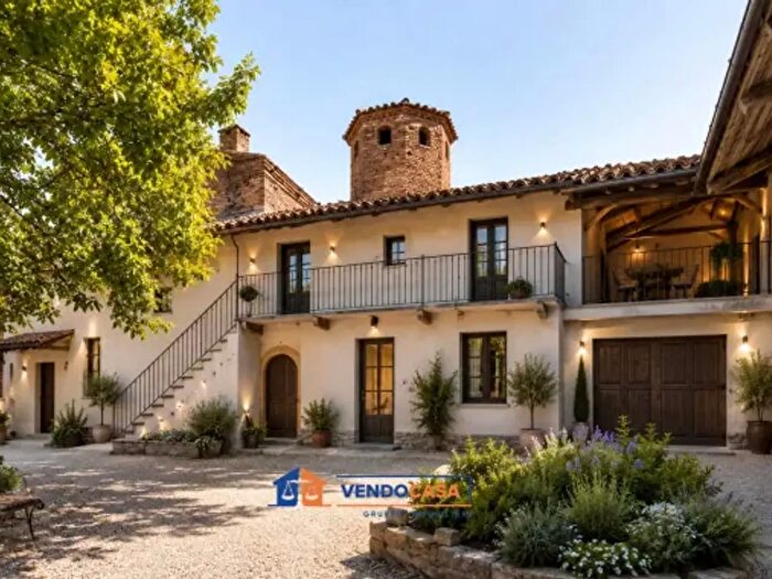 Casa con 6 locali in vendita in Via Roma, Cavallerleone