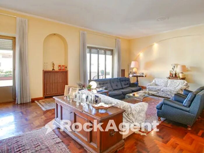 Appartamento con 6 locali in vendita in Via Clitunno, Roma