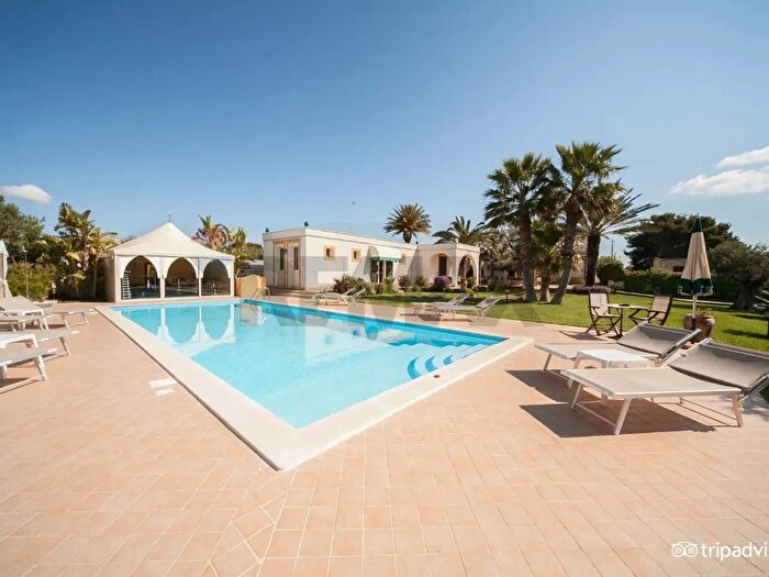 Casa con 16 locali in vendita in Castelvetrano