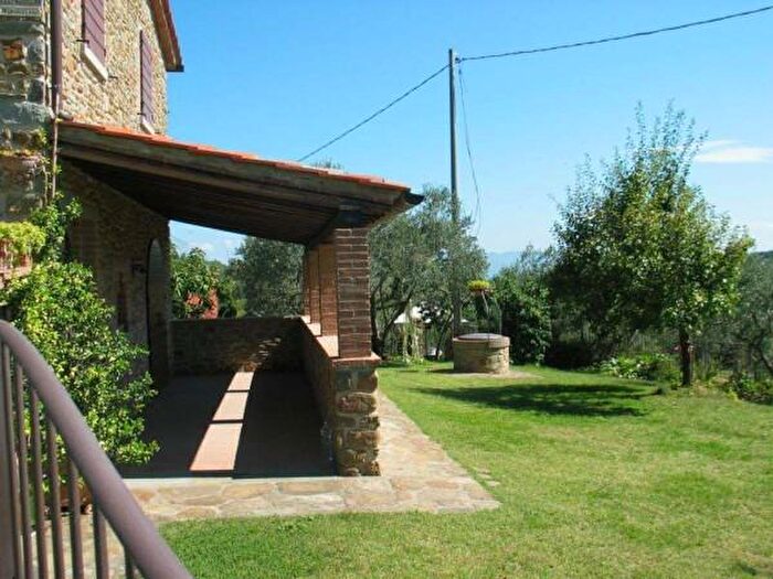 Casa con 6 locali in vendita in Monte San Savino
