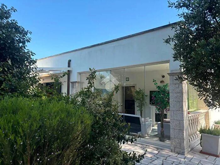 Casa trilocale in vendita in Via Monti del Duca, Martina Franca