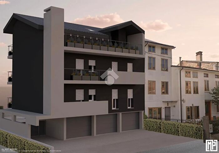 Appartamento quadrilocale in vendita in Via Pio X, Schio