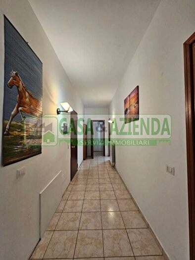 Appartamento quadrilocale in vendita in Via Italia, Bregnano