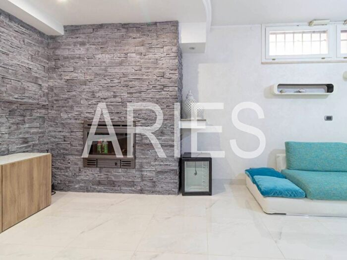 Appartamento trilocale in affitto in Via di Macchia Palocco, Casal Palocco, Roma