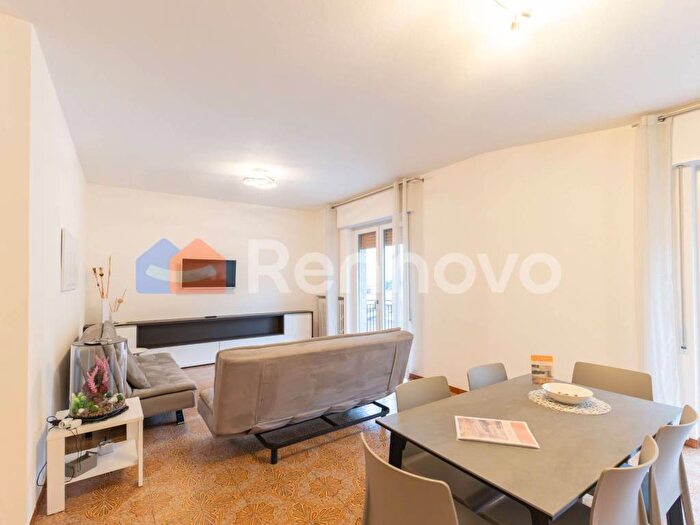 Appartamento trilocale in affitto in Via Antonio Rosmini, Canzo