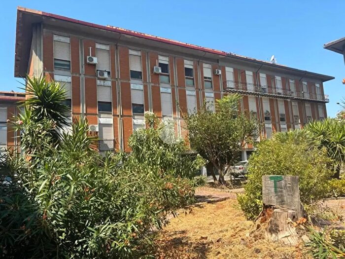 Appartamento quadrilocale in vendita in Largo Eloro, Palermo