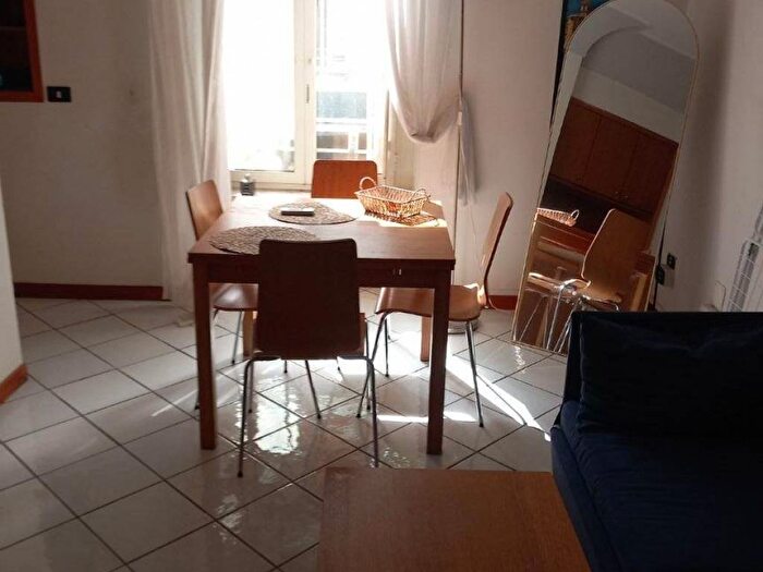 Appartamento bilocale in affitto in Chiaia, Napoli