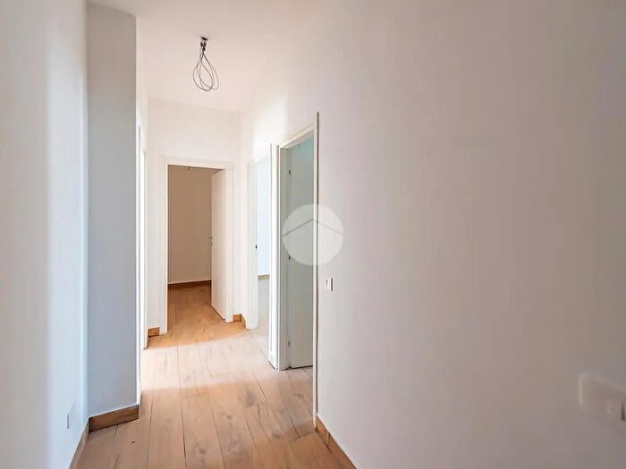 Appartamento trilocale in vendita in Via Monte Aprica, Baranzate